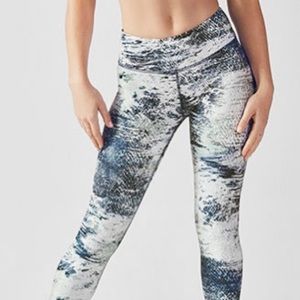 snakeskin fabletics powerhouse leggings